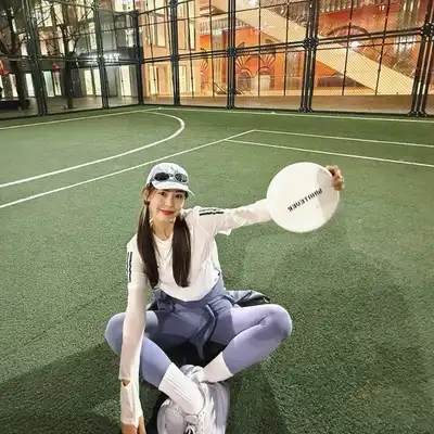 孟龙思